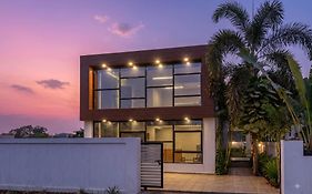 Stayvista'S One Villa - Pet-Friendly Charm With Farm Views, Modern Decor & A Refreshing Plunge Pool